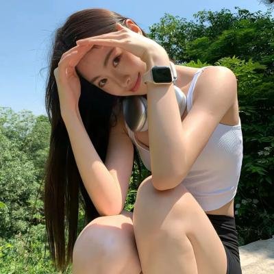 帐棚顶上的马戏团艺人
